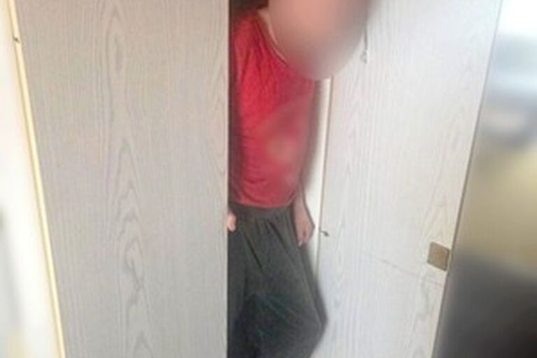 47-latek ukrył się w szafie przed policją