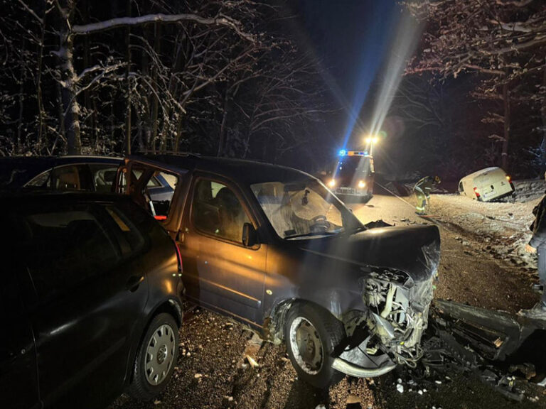 Babi Dół: Wypadek z udziałem czterech aut
