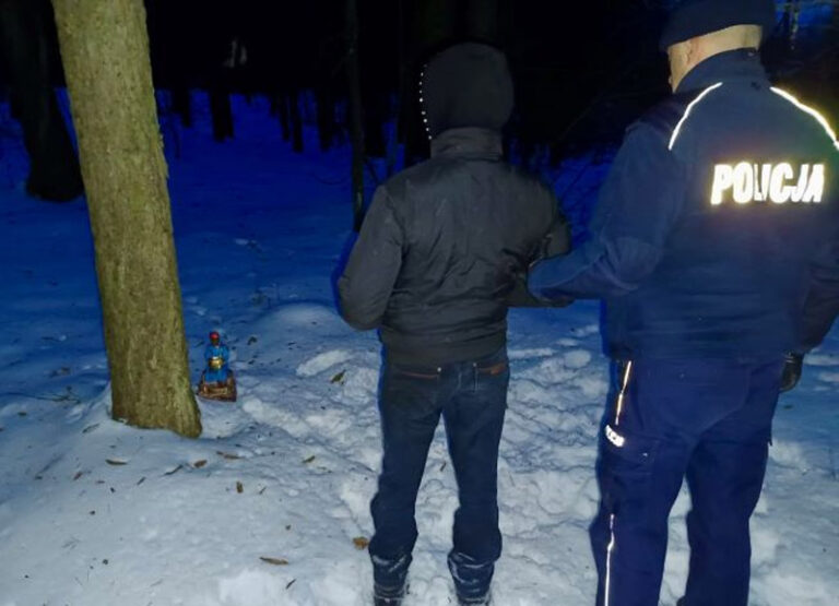 Ukradł skarbonkę z szopki w Somoninie