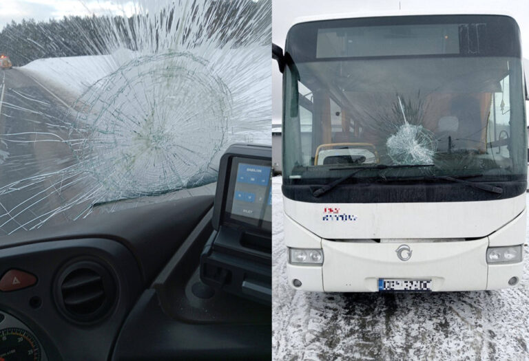 rozbita szyba w autobusie