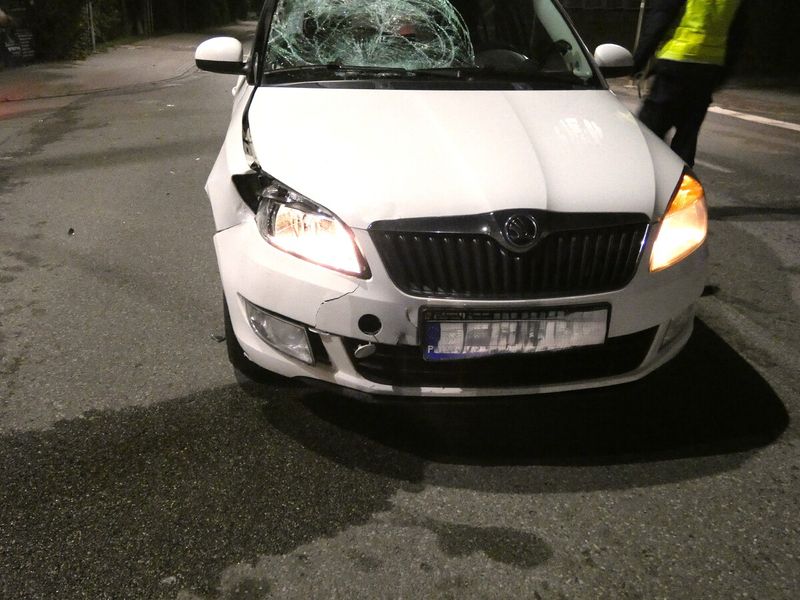 16-latek na hulajnodze zderzył się ze Skodą